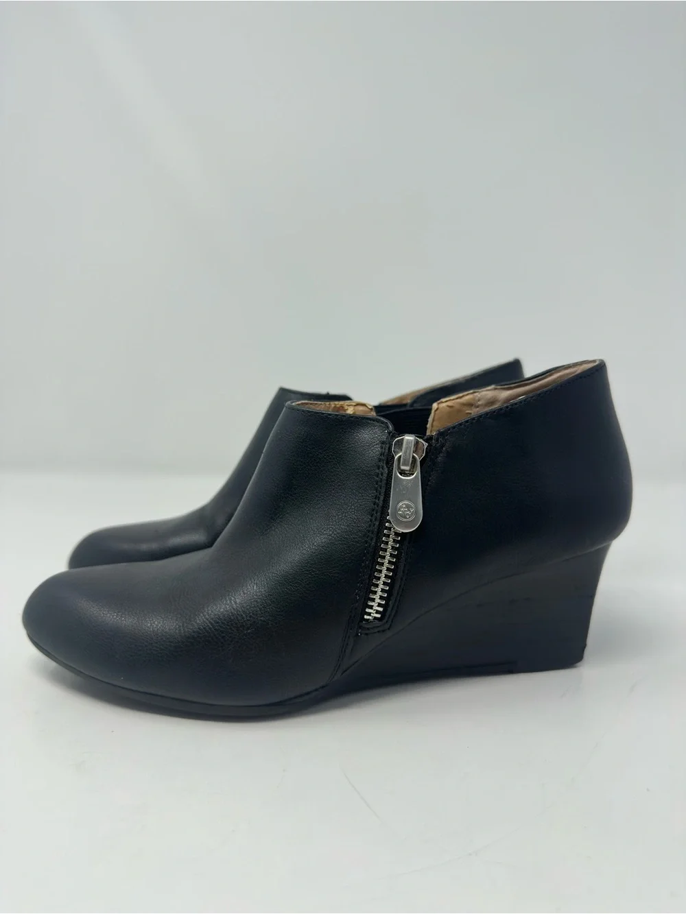 Adrienne Vittadini Midge Wedge Ankle Boots Black Leather Side Zip Size 6 Bootie